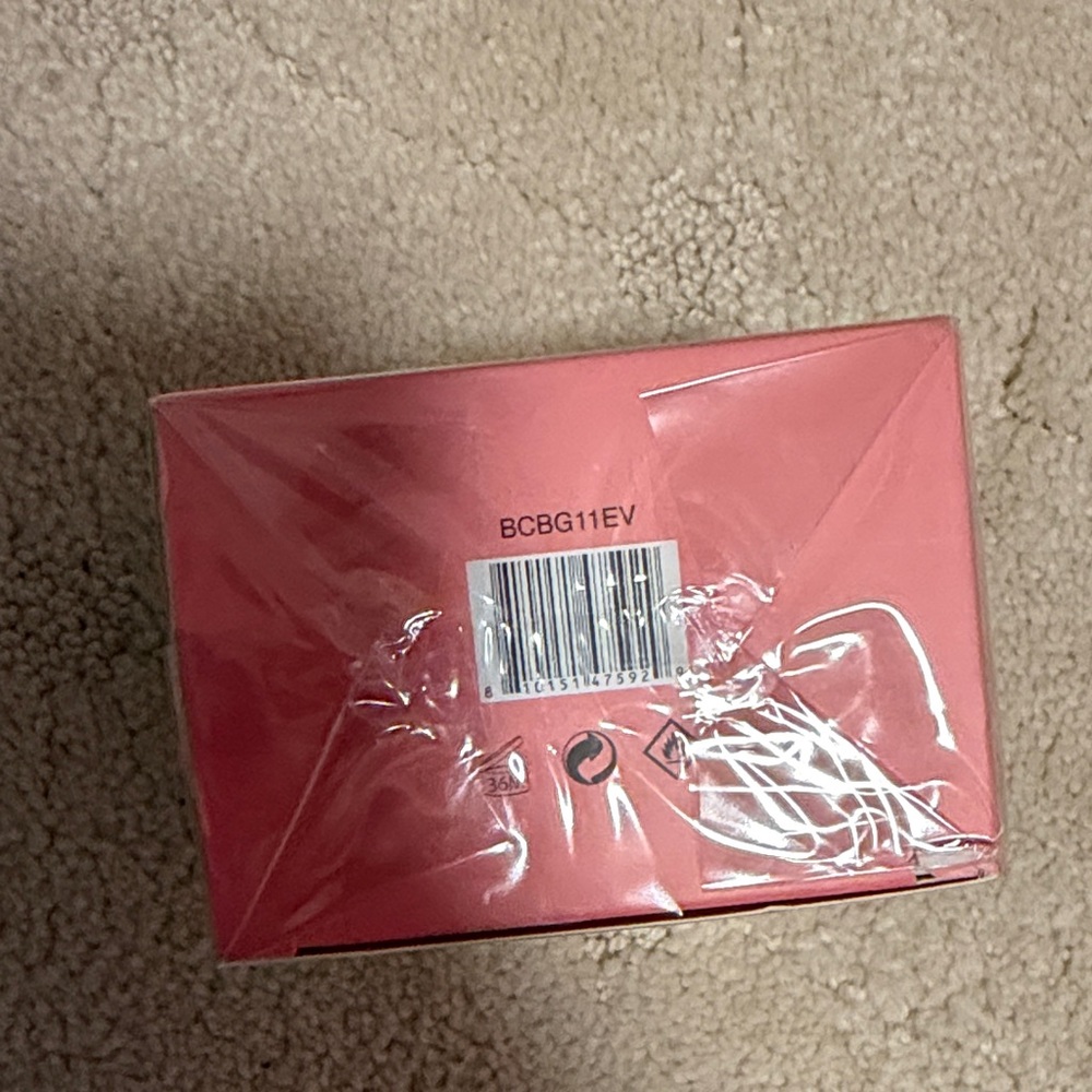 BCBG Essence de Vanille Pink & Gold Boxed Eau de Parfum - Picture 3 of 3